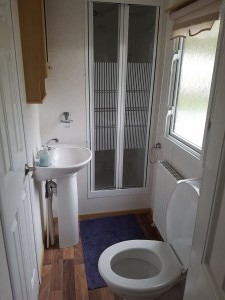 49M-carnaby-melrose-bathroom