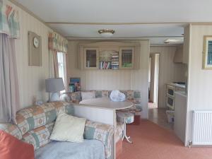 68LM-devon-deluxe-super-dining