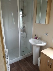 92LM-carnaby-cascade-bathroom