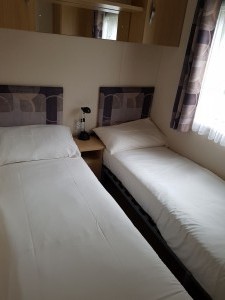 92LM-carnabycascade-twinroom