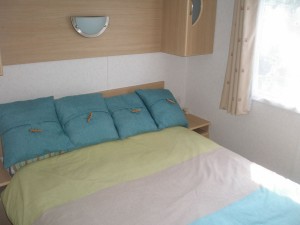 Carnanby-Melrose-71LM-Main-Bedroom   