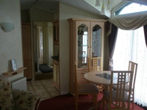 Lyndhurst-32pt-dining-room  