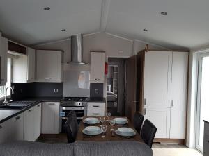 Willerby-Sheraton-lodge-kitchen