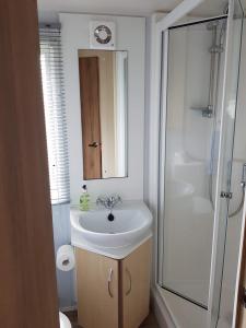 bathroom - 14M